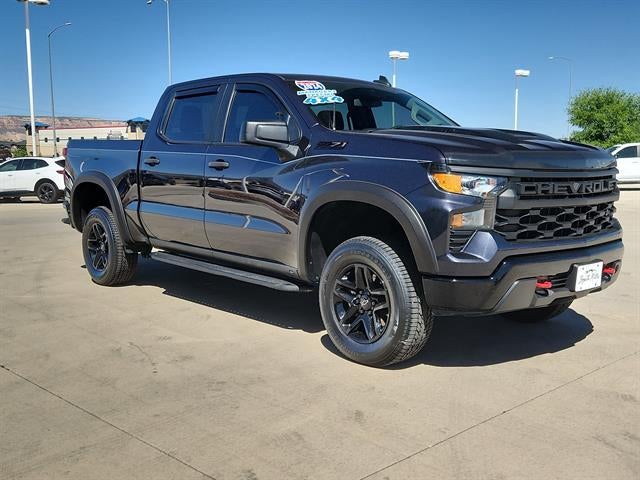 2024 Chevrolet Silverado 1500 Custom Trail Boss in Dark Ash Metallic — front three-quarter view